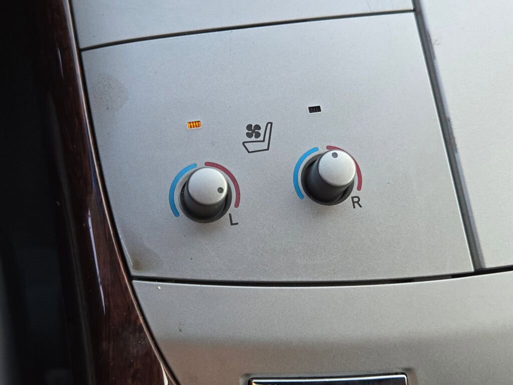 Used 2008 Toyota Avalon XL image 25