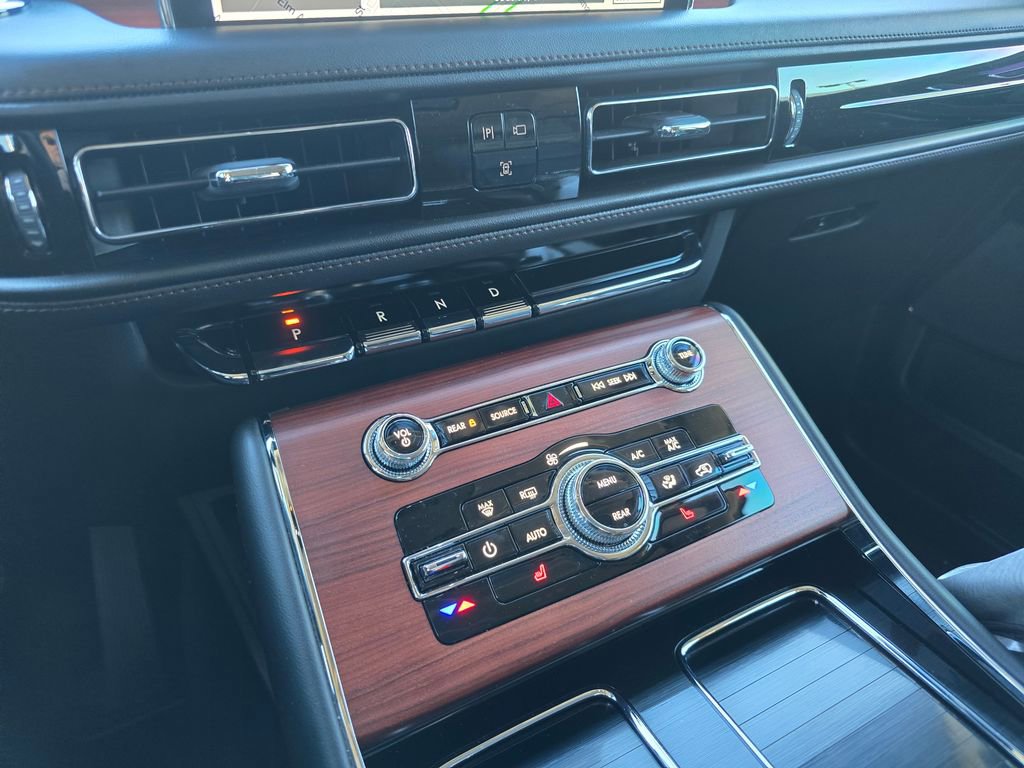 Used 2024 Lincoln Aviator Reserve w/ Class IV Trailer Tow Package image 14