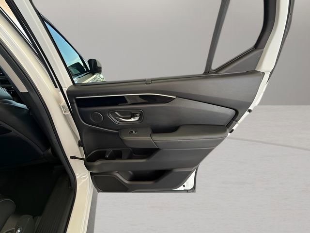 Used 2025 Honda Pilot EX-L image 28