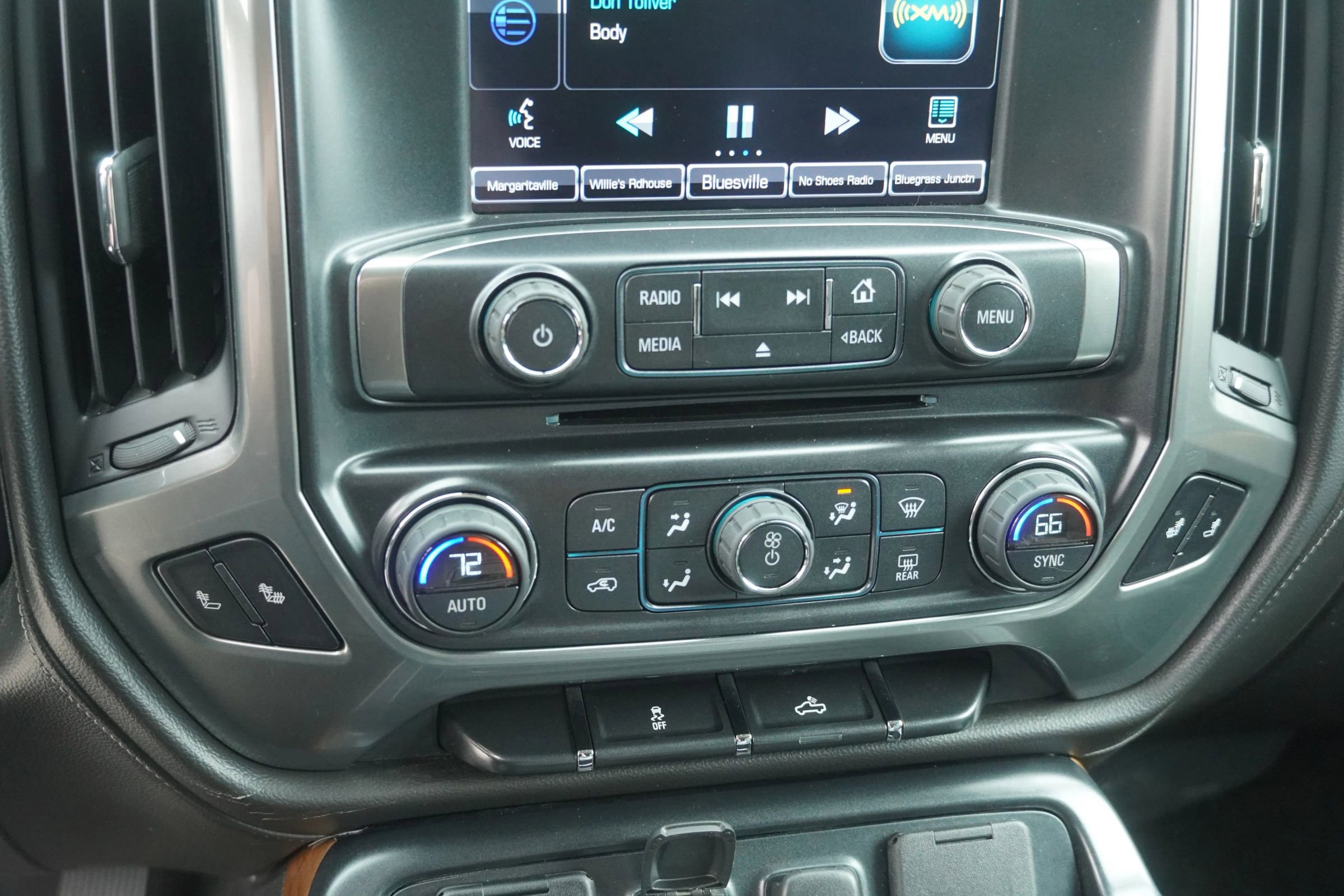 Used 2015 Chevrolet Silverado 1500 LTZ image 20