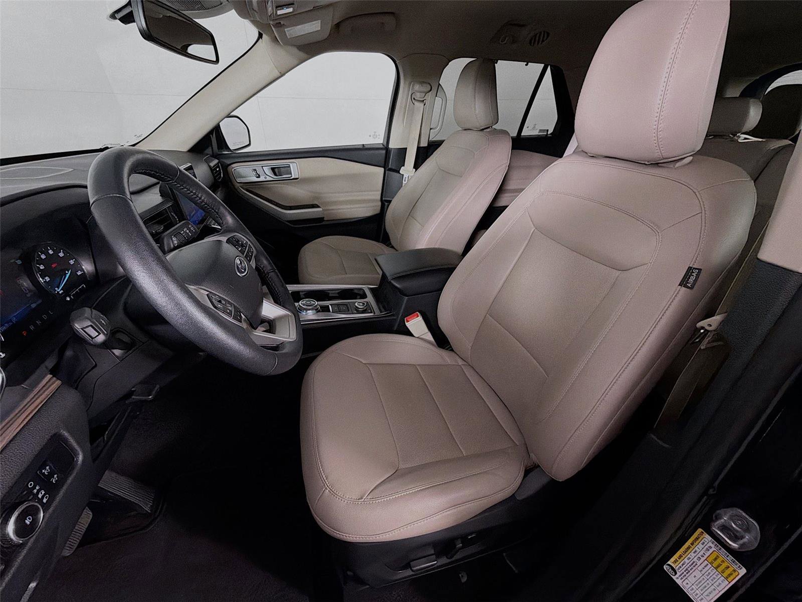 Used 2024 Ford Explorer Limited AWD/4WD image 11