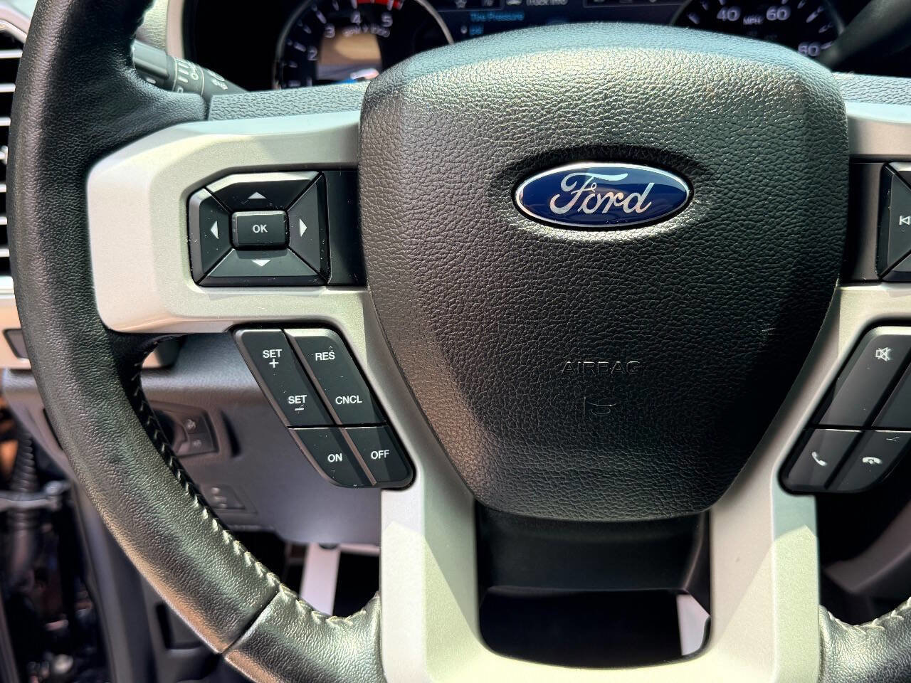 Used 2017 Ford F250 Lariat w/ Lariat Ultimate Package AWD/4WD image 26