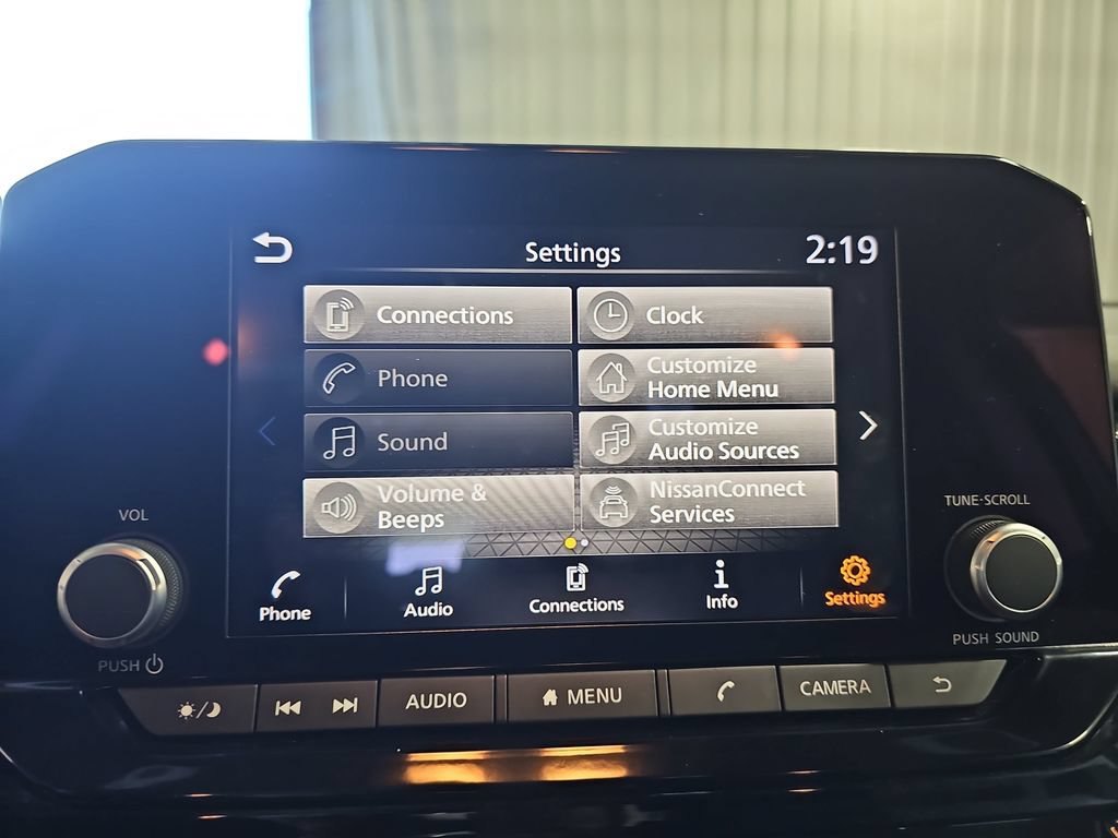 Used 2024 Nissan Pathfinder SV AWD/4WD image 23