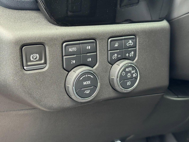 Used 2022 Chevrolet Silverado 1500 High Country w/ High Country Premium Package image 17