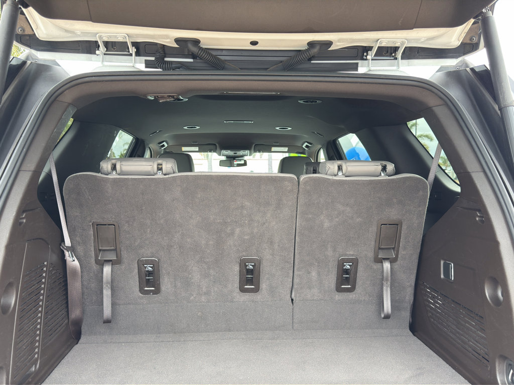 Used 2024 GMC Yukon SLT RWD image 6