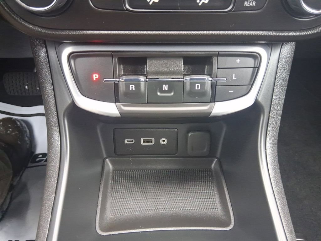 Used 2022 GMC Terrain SLE image 22