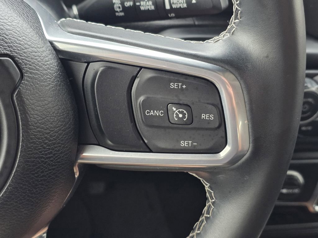 Used 2022 Jeep Wrangler Unlimited Sahara image 31