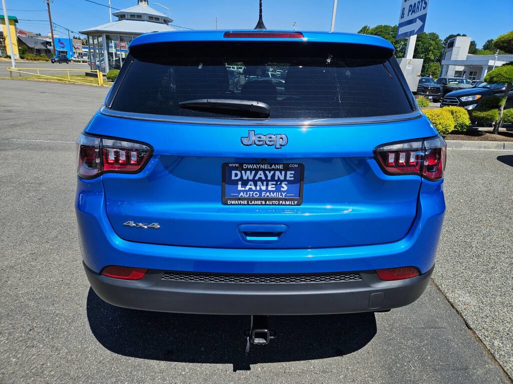 Used 2025 Jeep Compass Sport AWD/4WD image 4