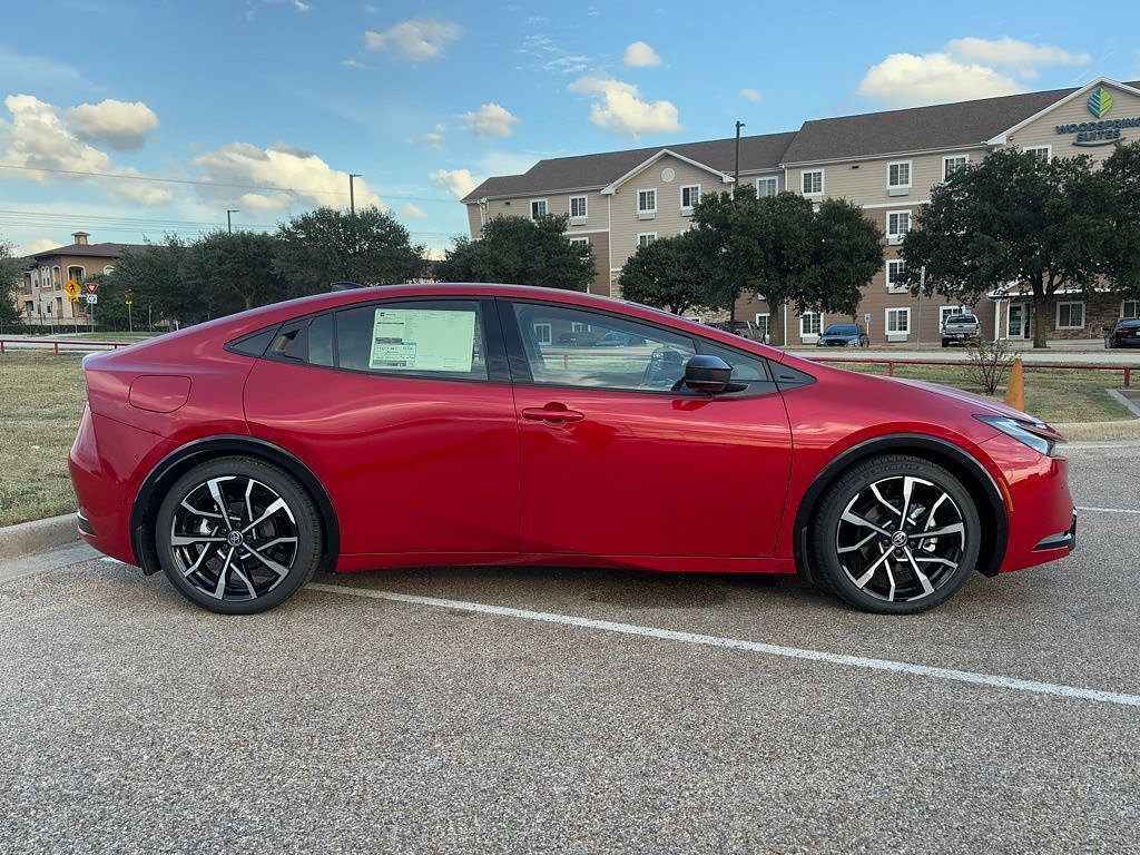 New 2026 Toyota Prius Plug-In Hybrid FWD image 5