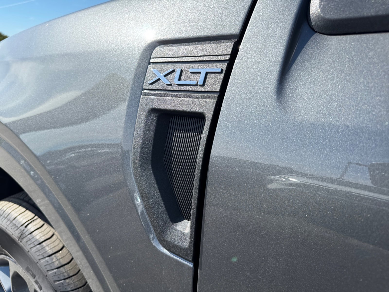 New 2025 Ford Maverick XLT FWD image 19