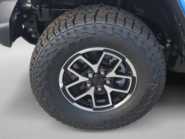 New 2026 Jeep Gladiator Rubicon w/ Steel Power Dome Hood Package AWD/4WD image 9
