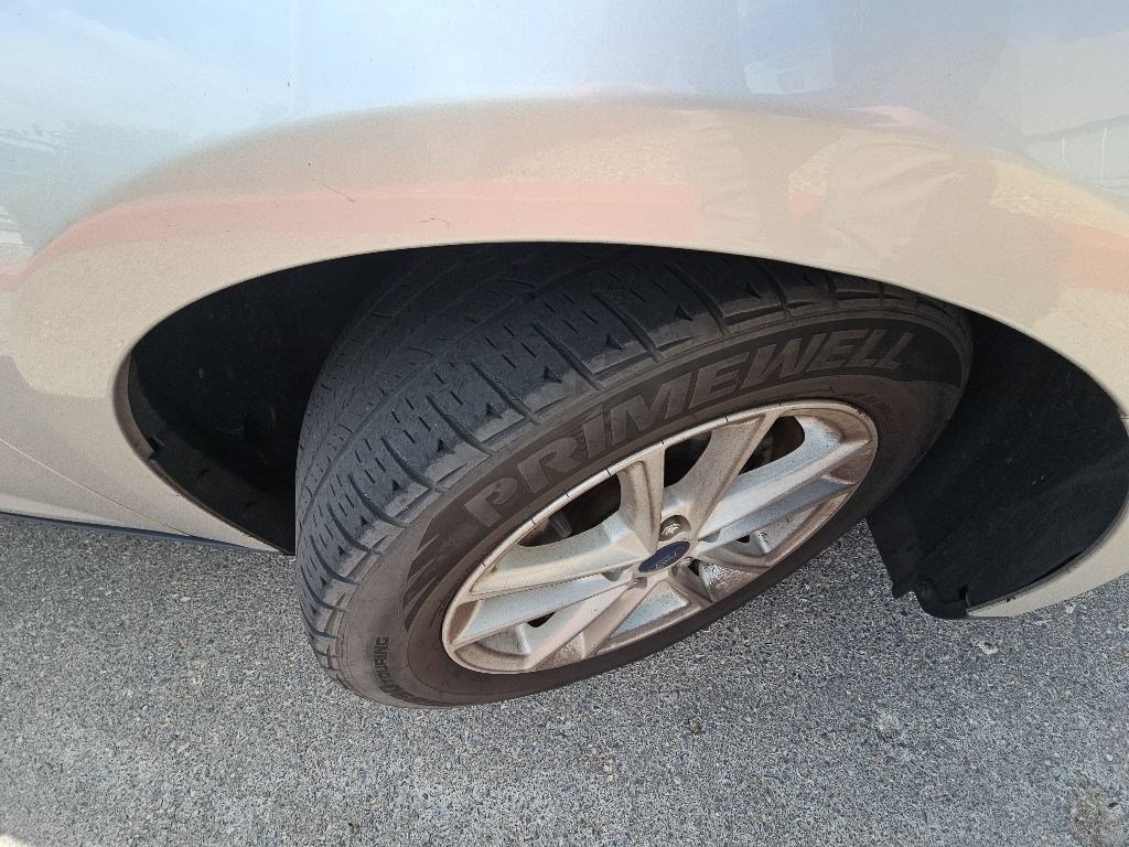 Used 2018 Ford Focus SE FWD image 25