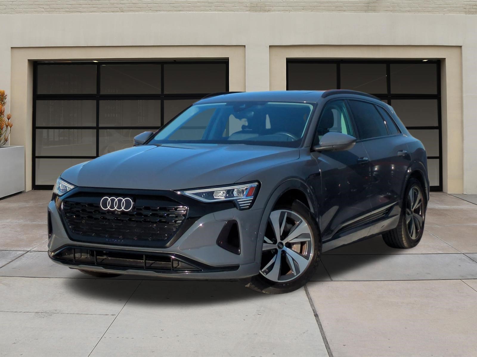 Used 2024 Audi Q8 e-tron Premium AWD/4WD image 3