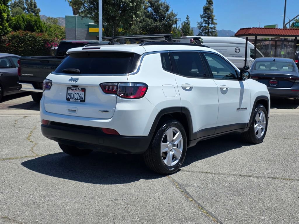 Used 2022 Jeep Compass Latitude FWD image 5