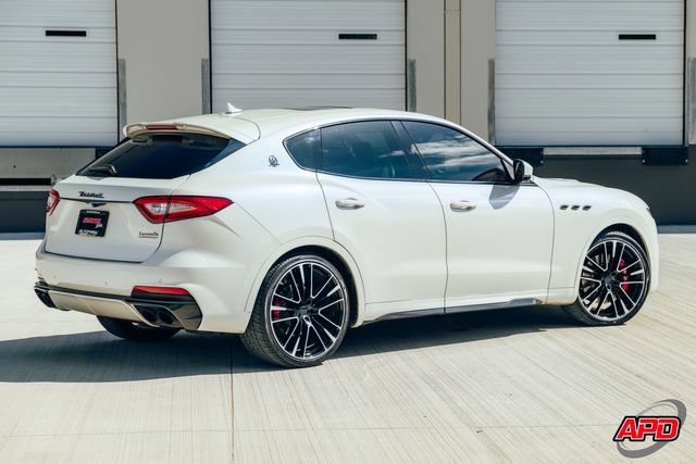 Used 2019 Maserati Levante Trofeo AWD/4WD image 4