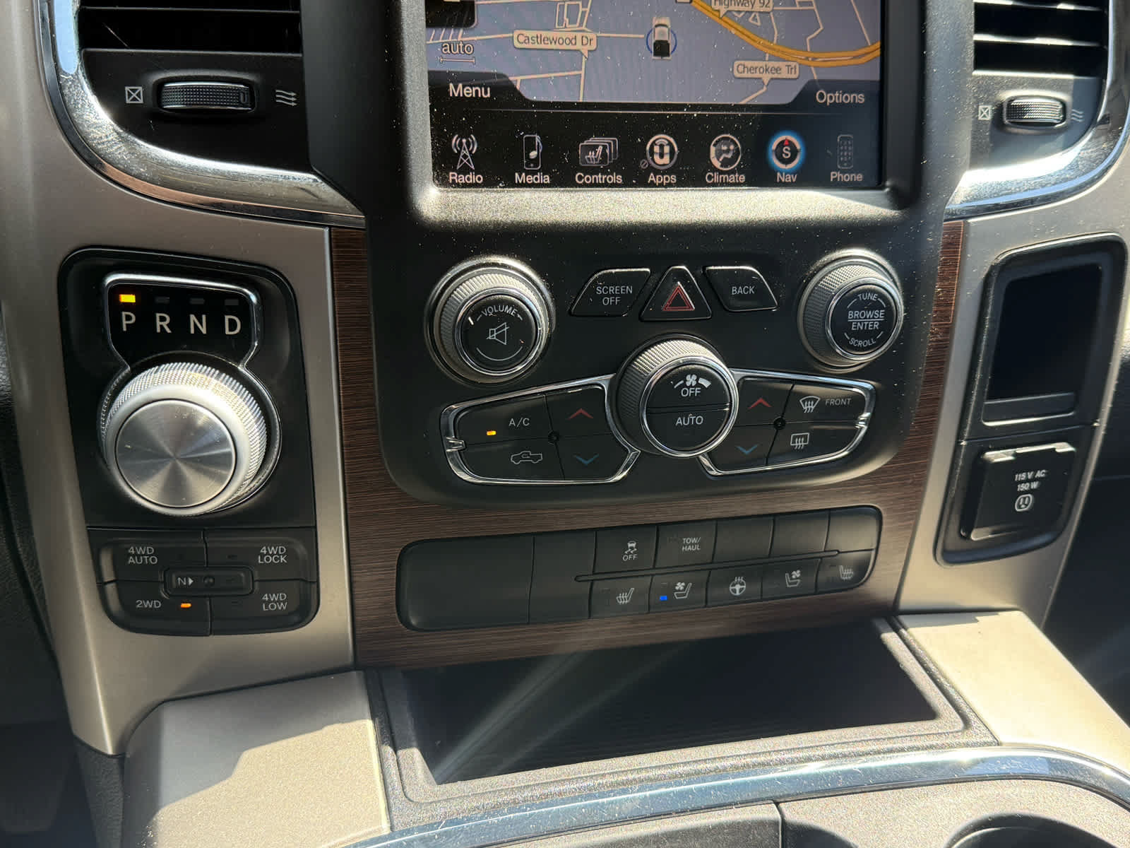 Used 2015 RAM 1500 Laramie w/ Convenience Group AWD/4WD image 21