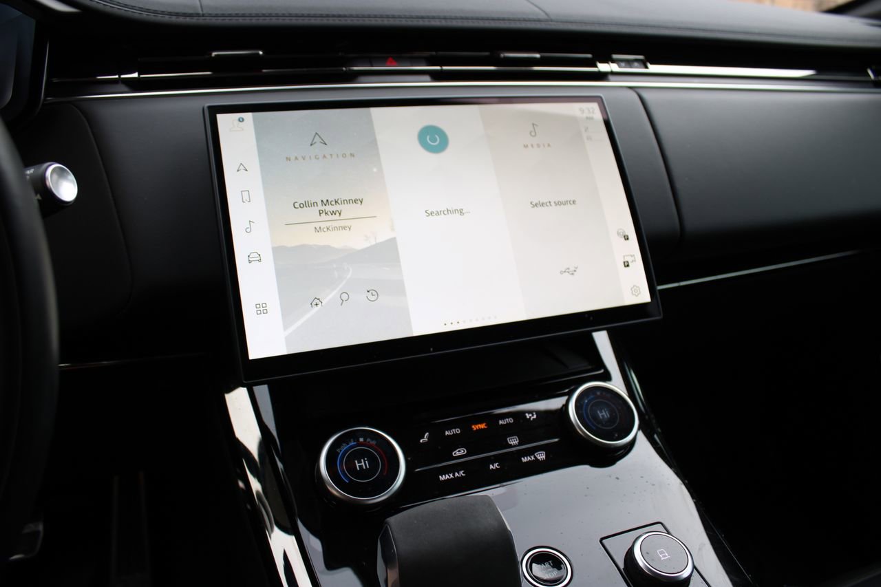 Used 2023 Land Rover Range Rover Sport SE Dynamic image 8