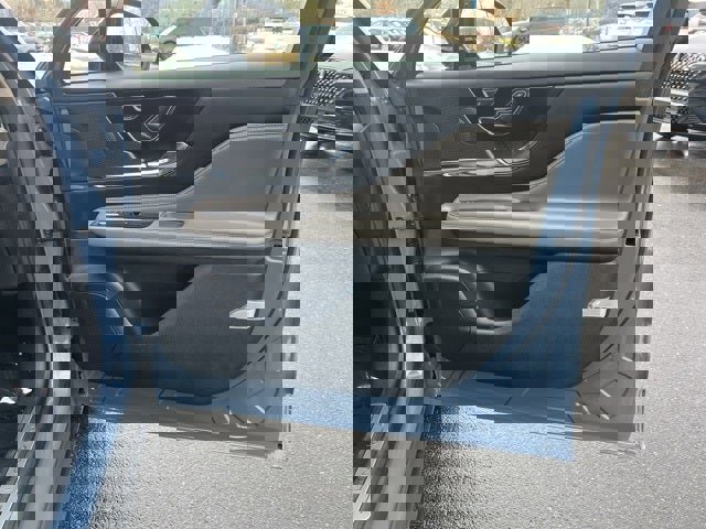 Used 2025 Lincoln Corsair Grand Touring w/ Equipment Group 301A image 23