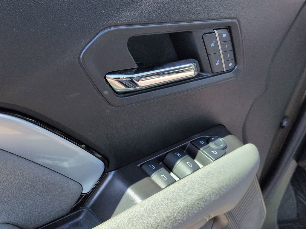 Used 2025 Chevrolet Colorado ZR2 w/ ZR2 Bison Edition image 10