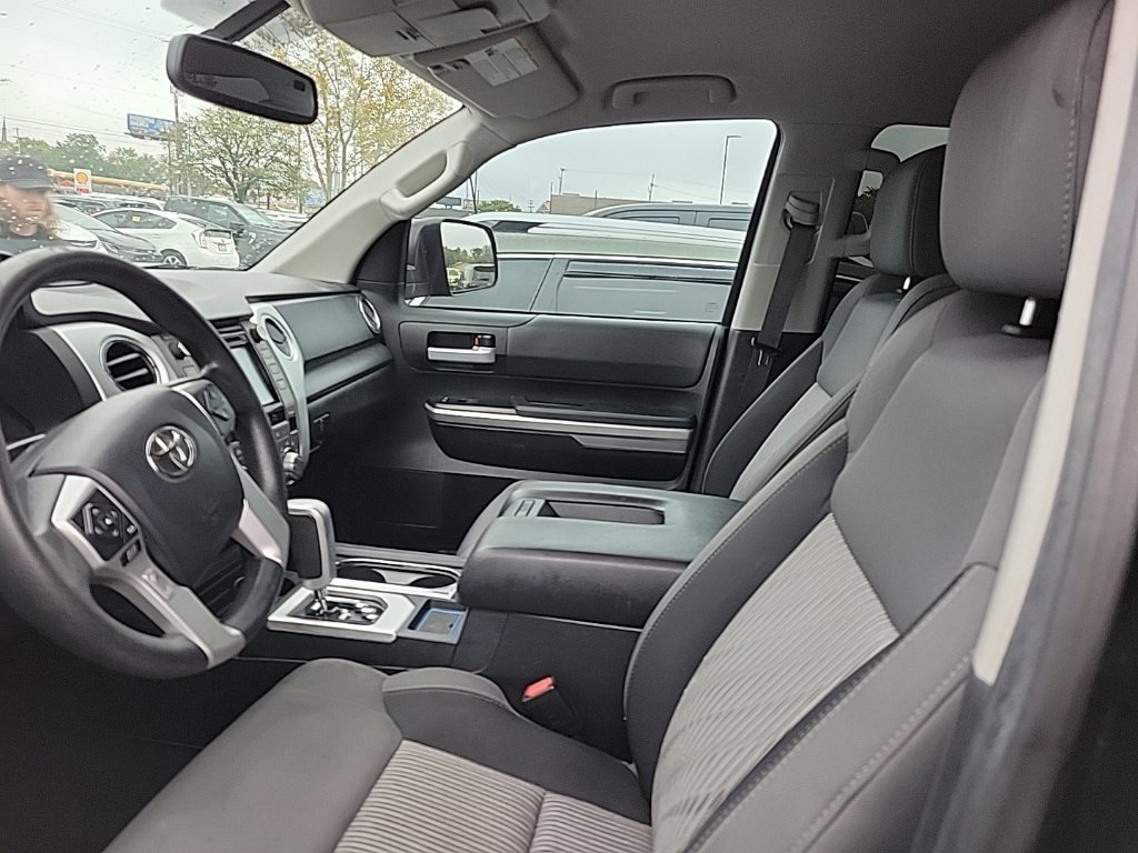 Used 2017 Toyota Tundra SR5 w/ SR5 Upgrade Package RWD image 7