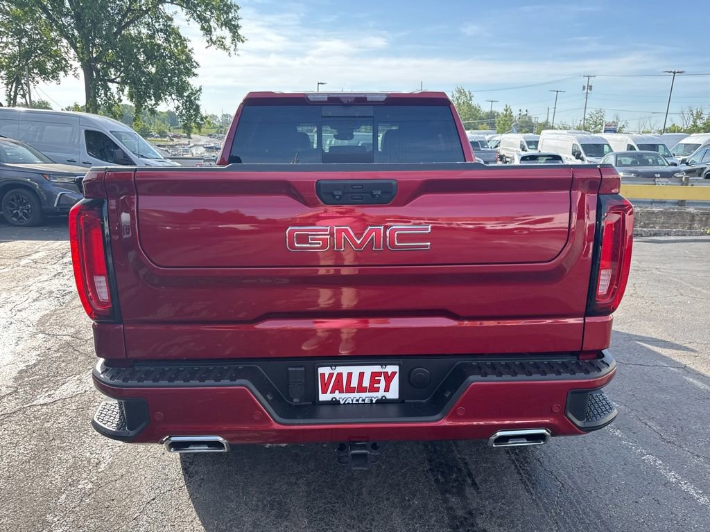 Used 2023 GMC Sierra 1500 AT4 w/ AT4 Premium Package AWD/4WD image 4