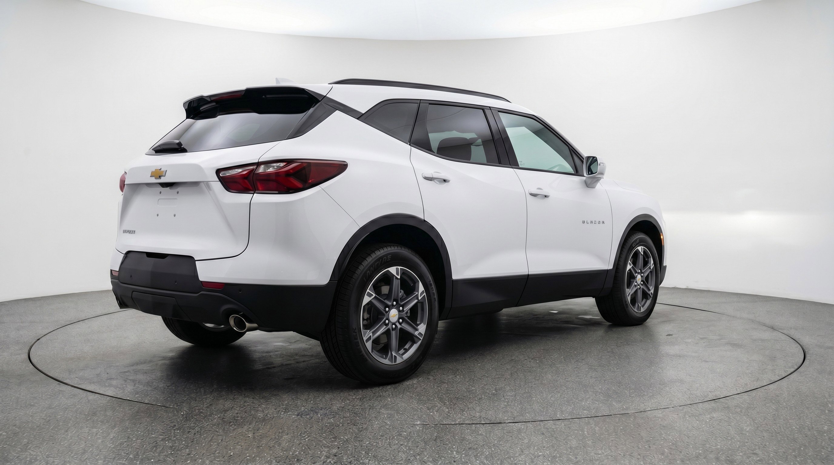 Used 2025 Chevrolet Blazer LT image 9