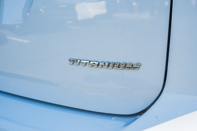 Used 2017 Ford C-MAX Energi Titanium FWD image 10