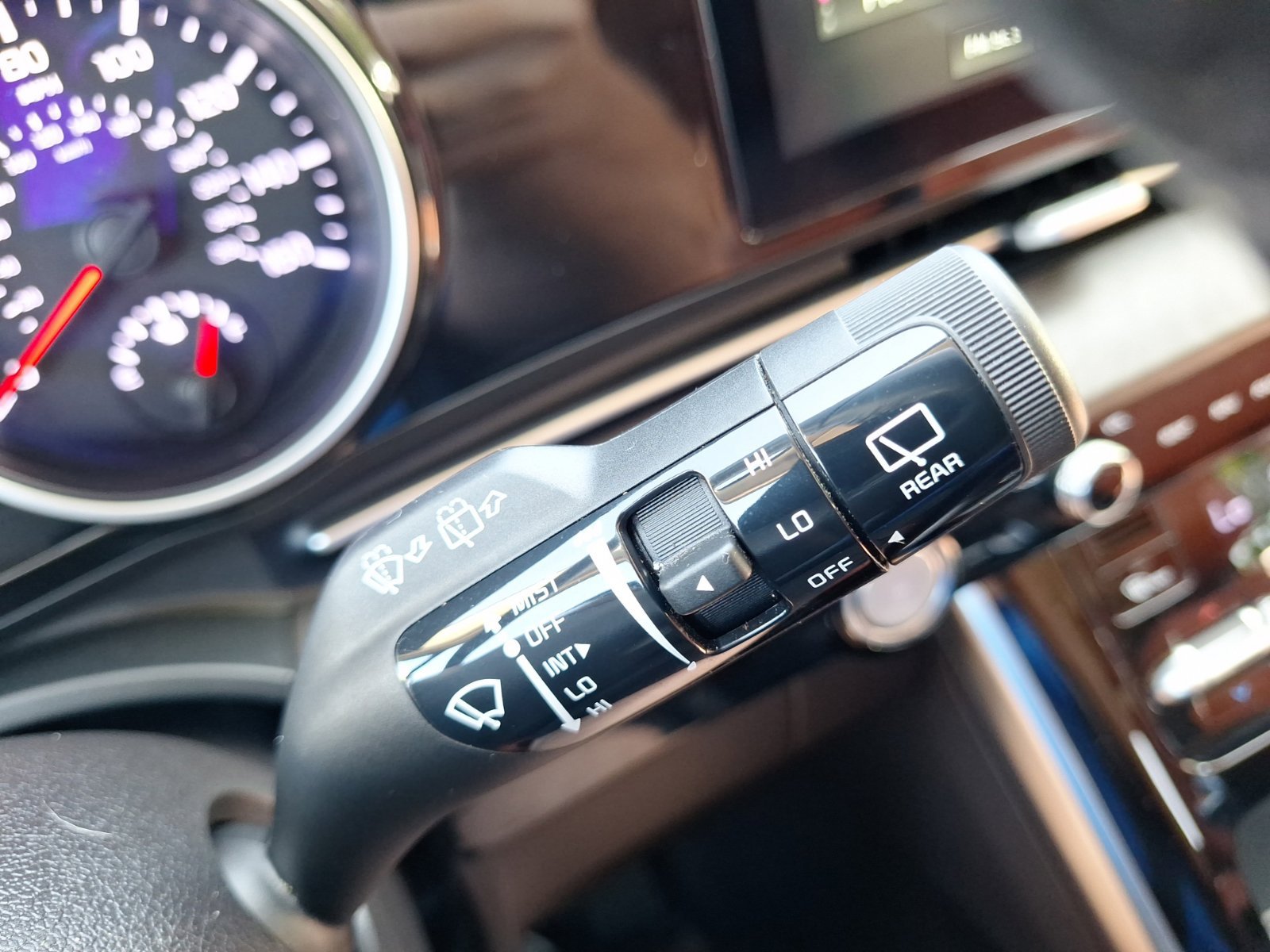 Used 2022 Kia Carnival SX FWD image 22