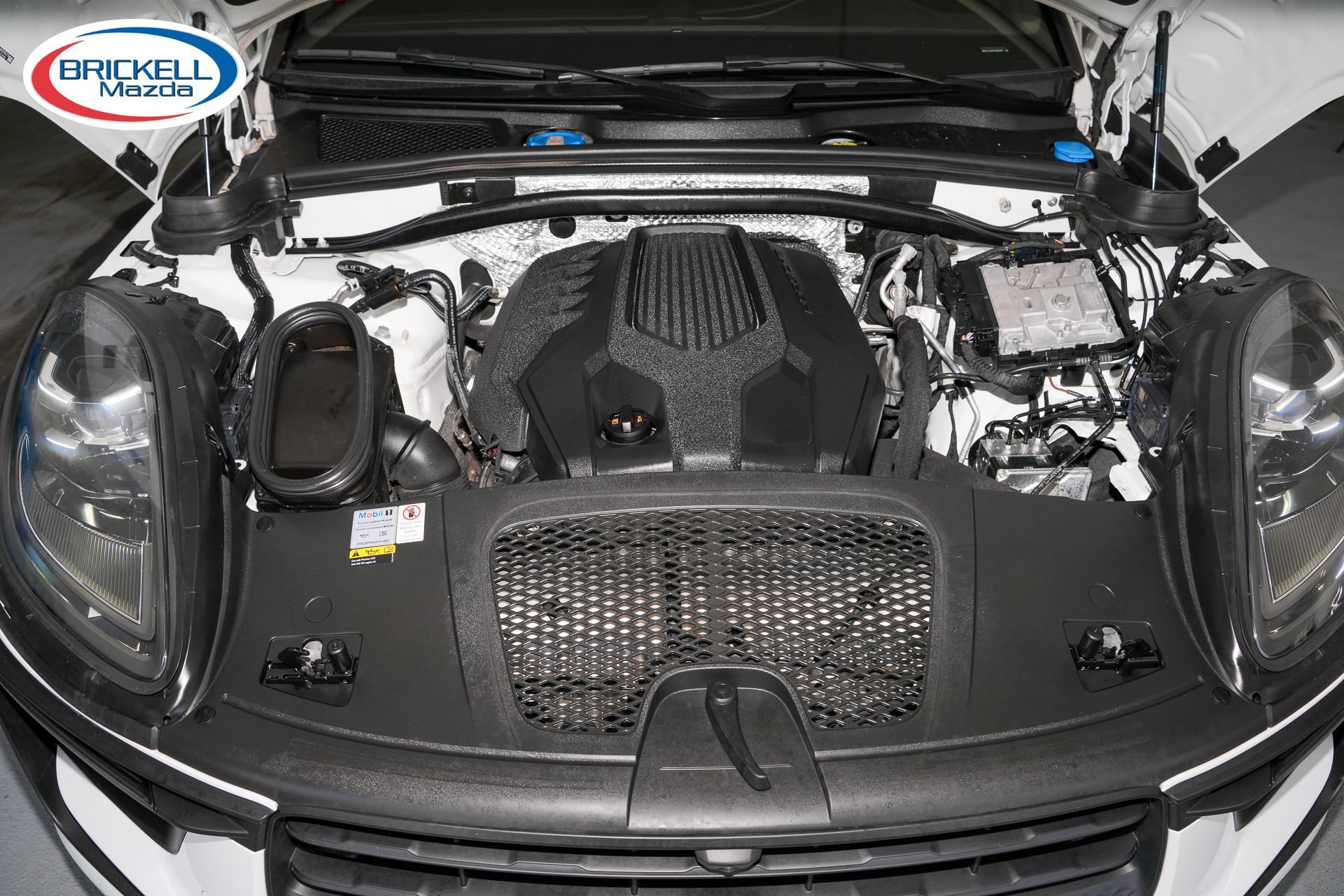Used 2022 Porsche Macan AWD/4WD image 39