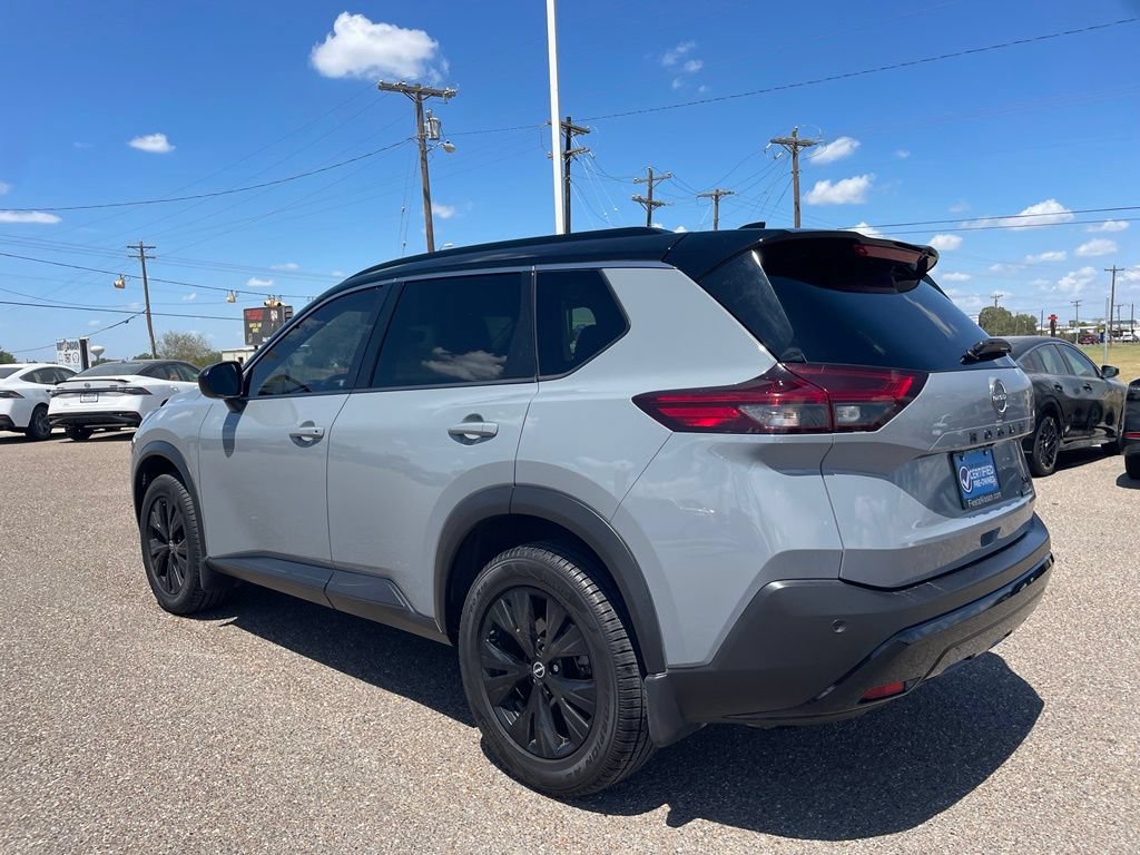 Used 2023 Nissan Rogue SV w/ SV Premium B Package FWD image 5