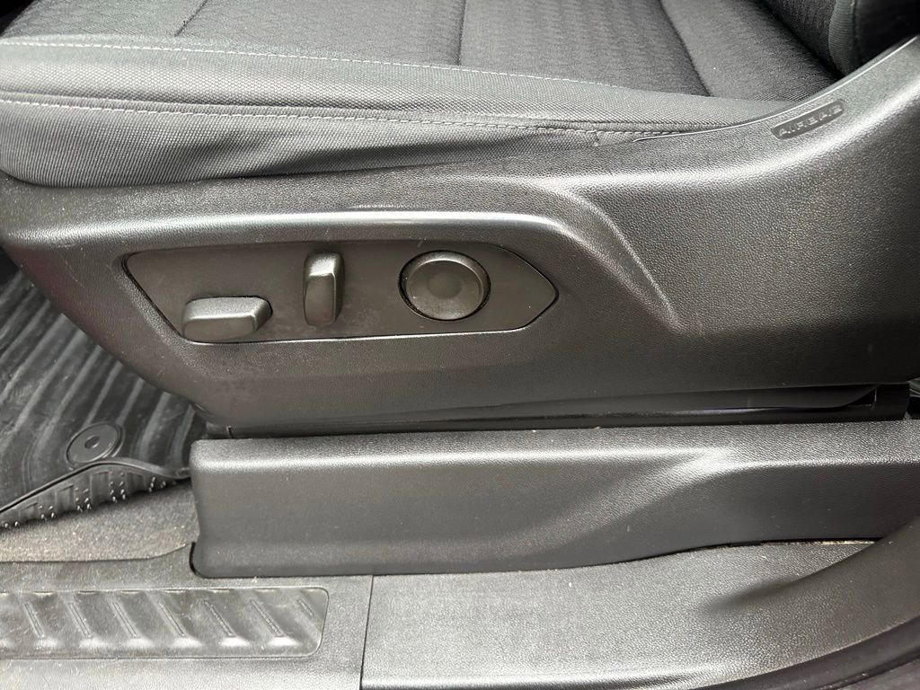 Used 2022 Chevrolet Silverado 1500 Custom image 12