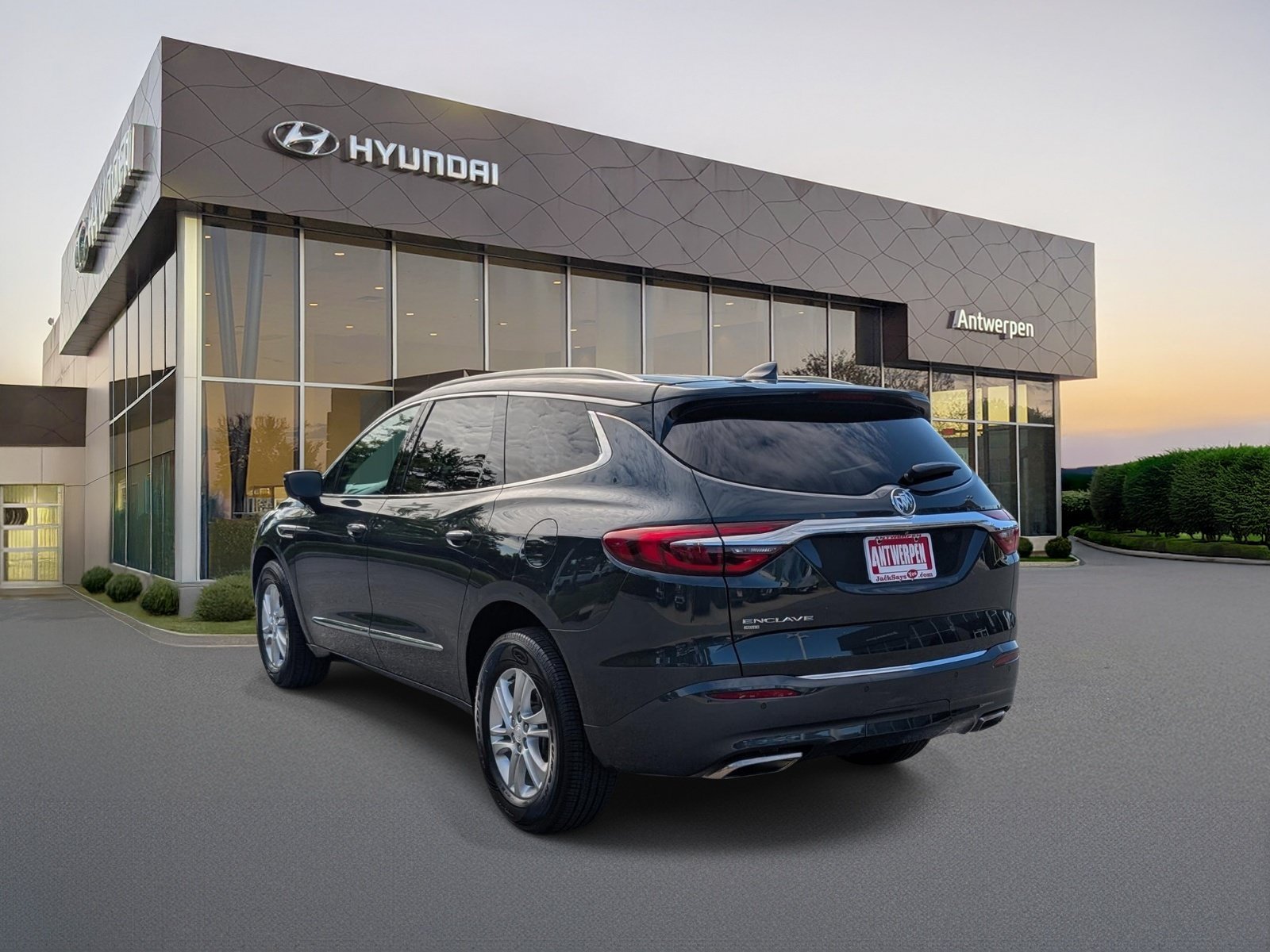 Used 2021 Buick Enclave Essence w/ Sound and Sites Package AWD/4WD image 5