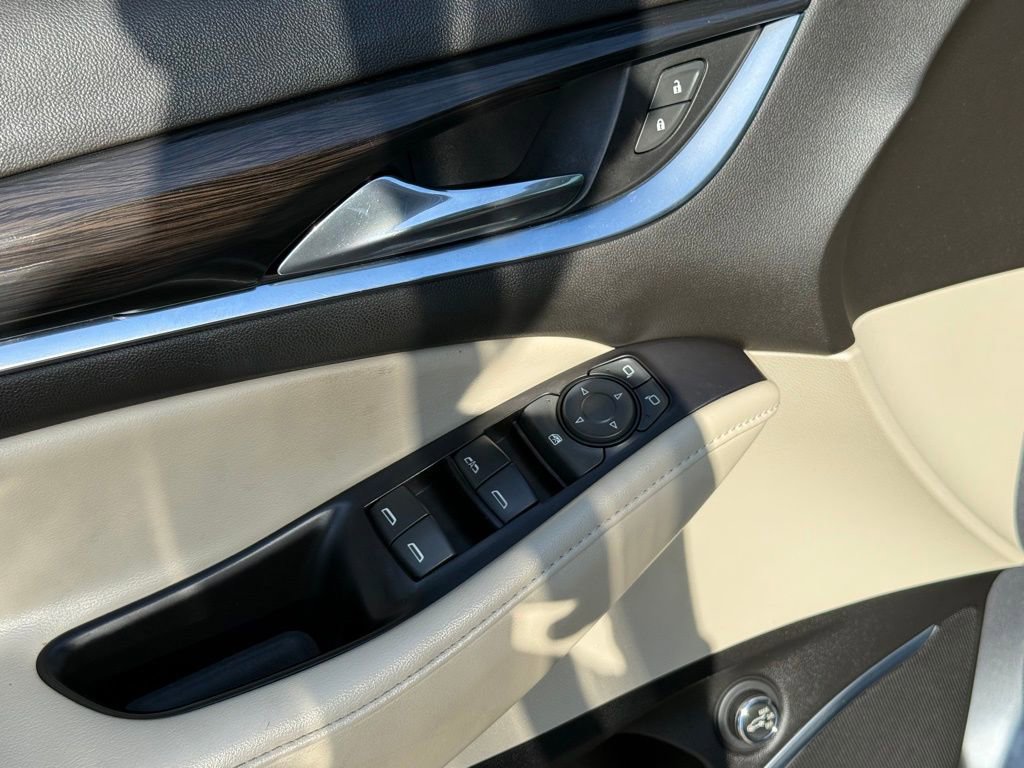 Used 2019 Buick Enclave Essence FWD image 11