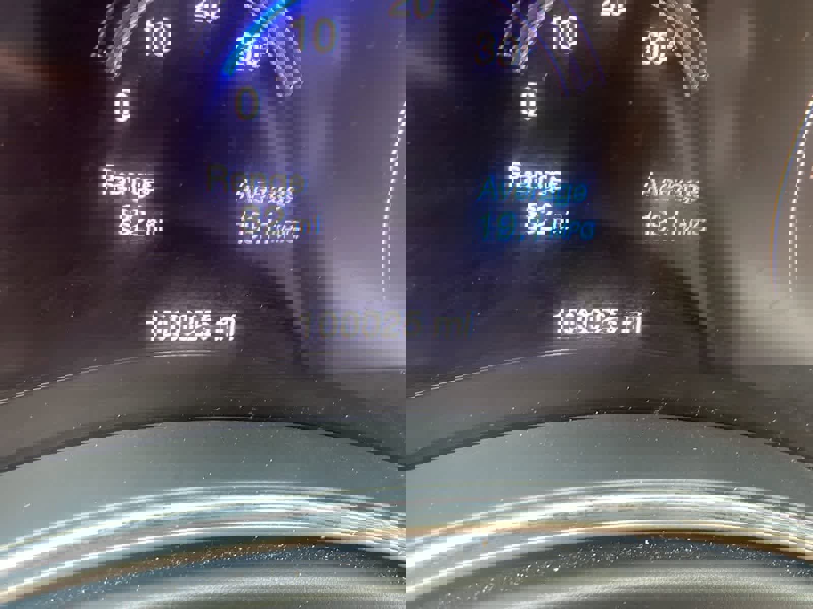 Used 2017 Jeep Grand Cherokee Overland AWD/4WD image 3