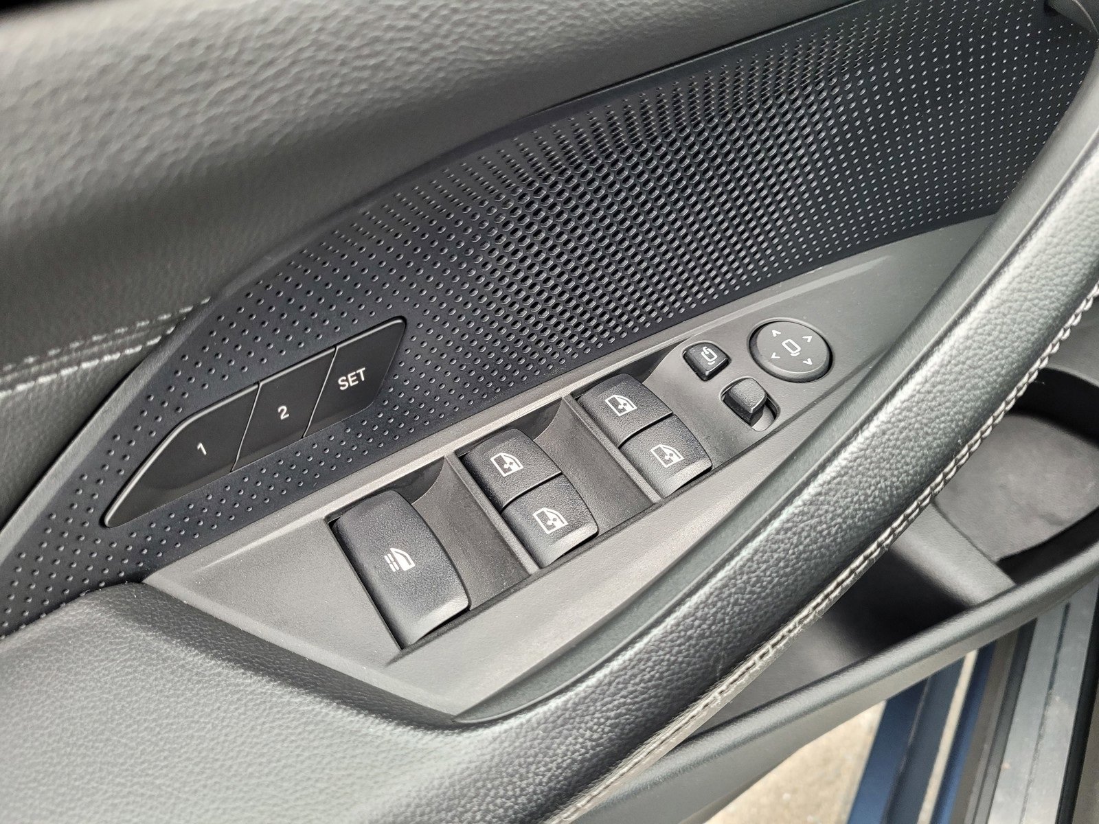 Used 2021 BMW 430i Convertible w/ Premium Package image 15