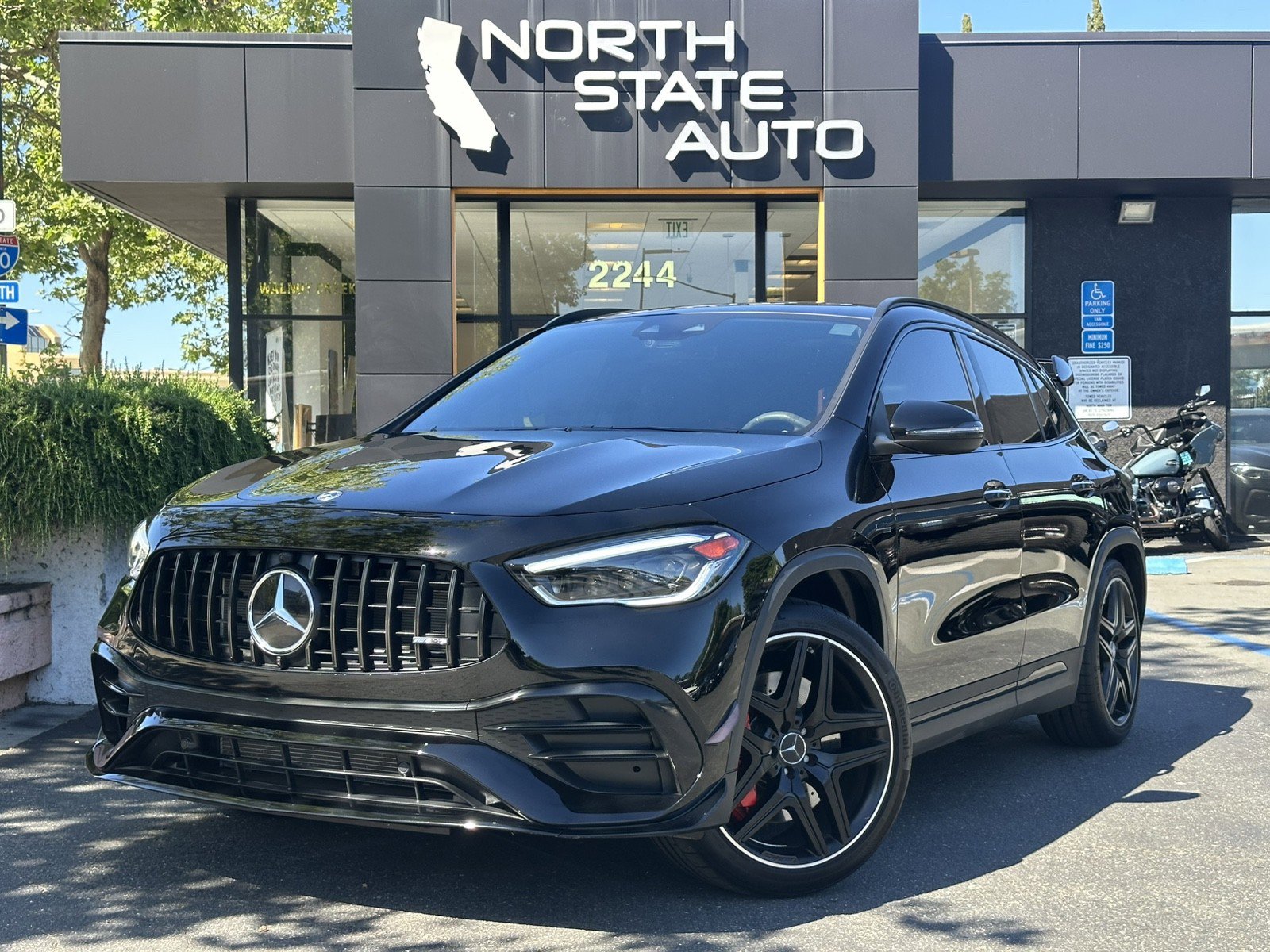 Used 2023 Mercedes-Benz GLA 45 AMG 4MATIC image 2