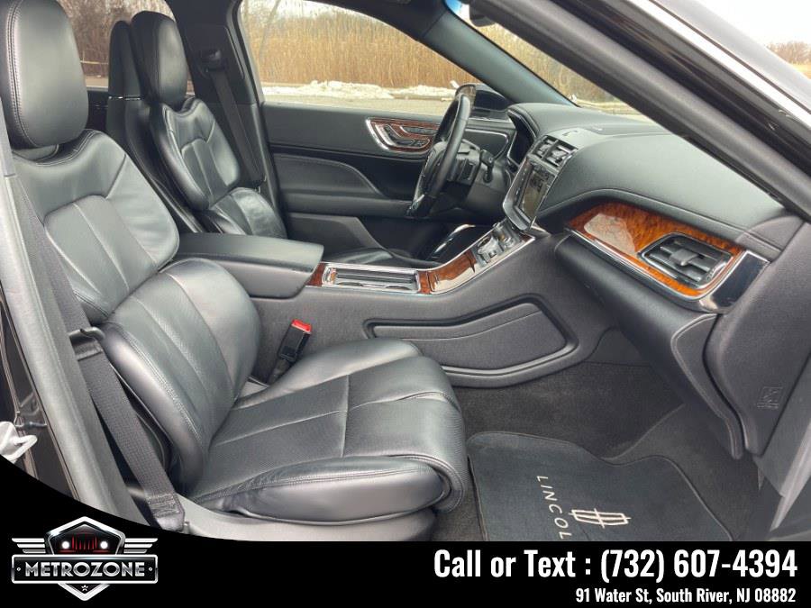 Used 2019 Lincoln Continental Select w/ Continental Climate Package image 20