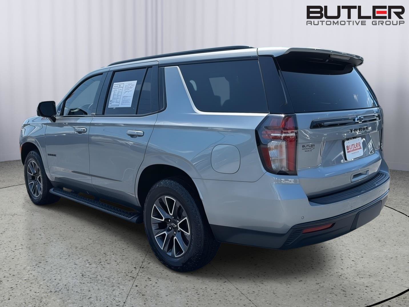 Used 2023 Chevrolet Tahoe Z71 w/ Luxury Package AWD/4WD image 4