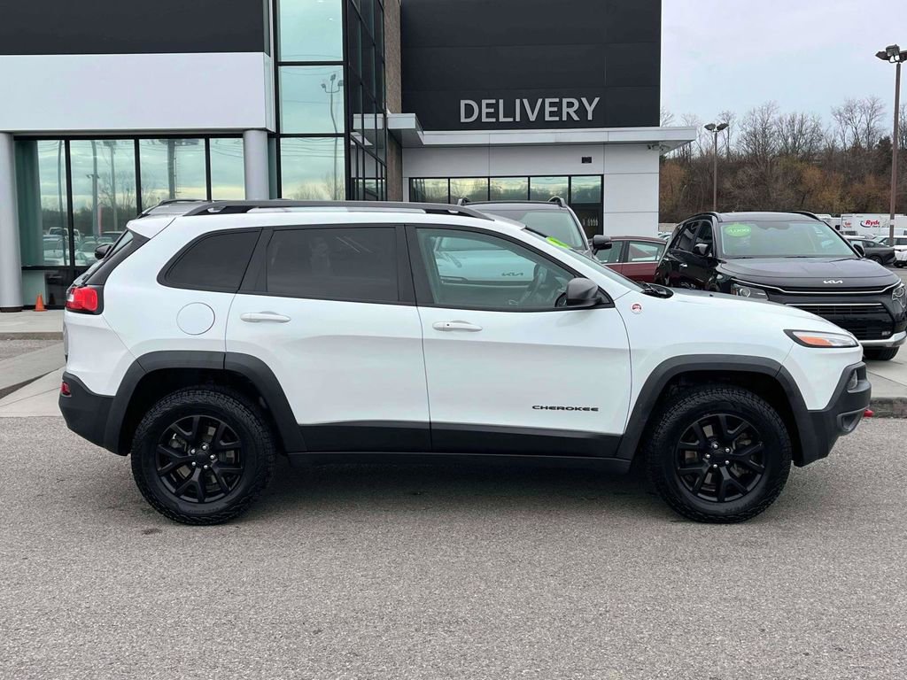Used 2015 Jeep Cherokee Trailhawk w/ Comfort/Convenience Group image 29