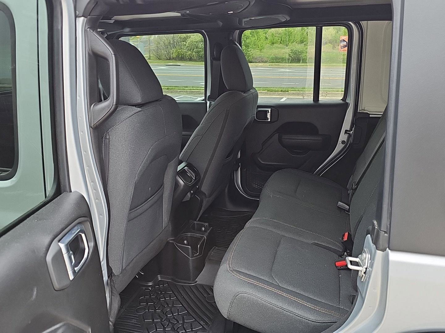 Used 2024 Jeep Wrangler Sport S image 12