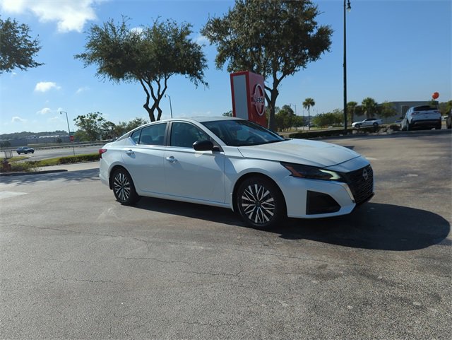 New 2025 Nissan Altima 2.5 SV image 2