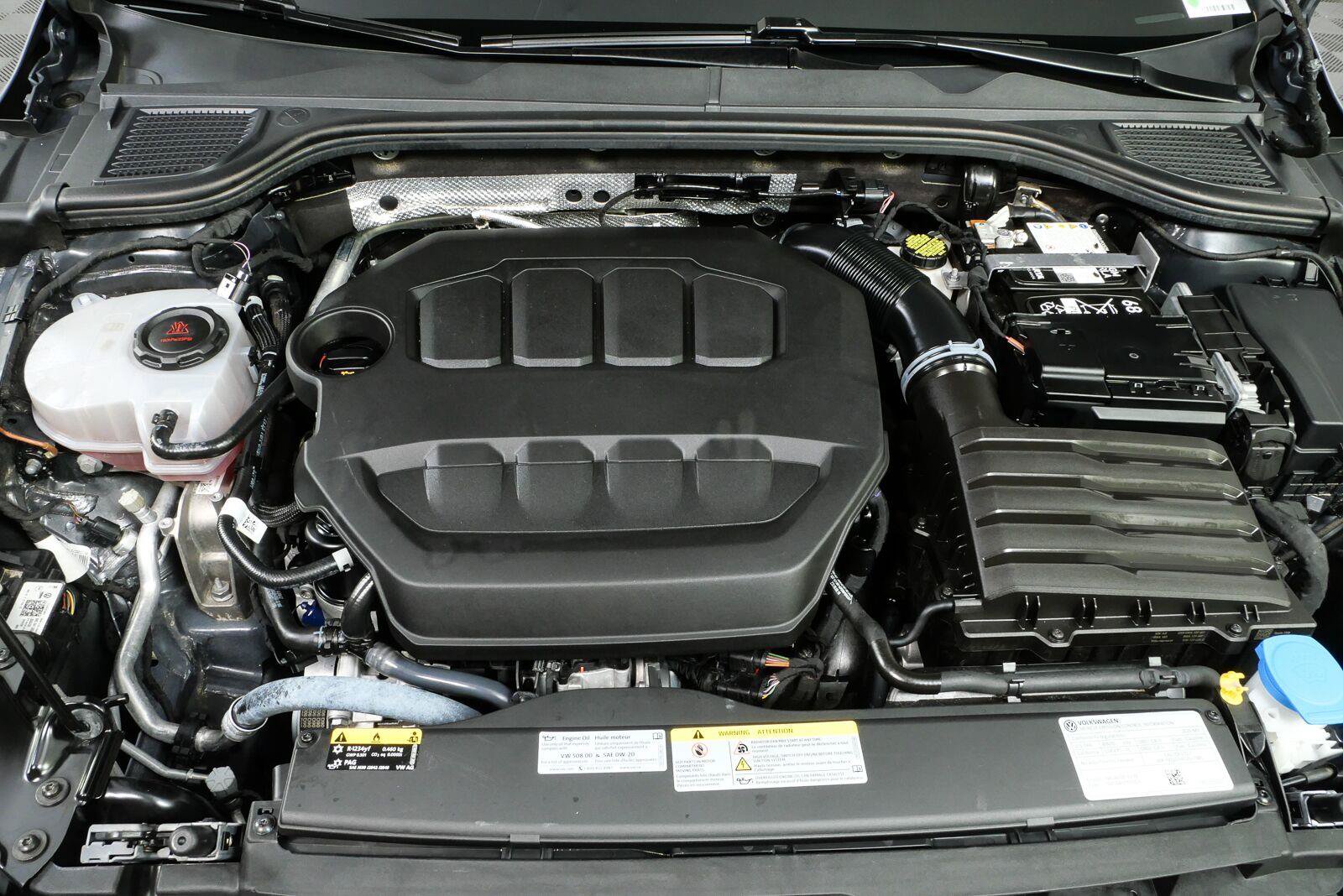 Used 2025 Volkswagen GTI SE FWD image 35
