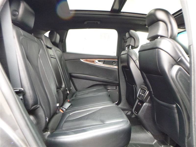 Used 2019 Lincoln Nautilus Select AWD/4WD image 7