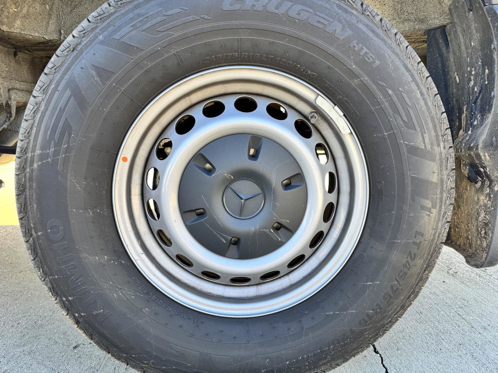 Used 2025 Mercedes-Benz Sprinter 2500 image 4