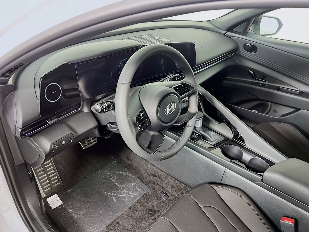 New 2025 Hyundai Elantra SEL image 7