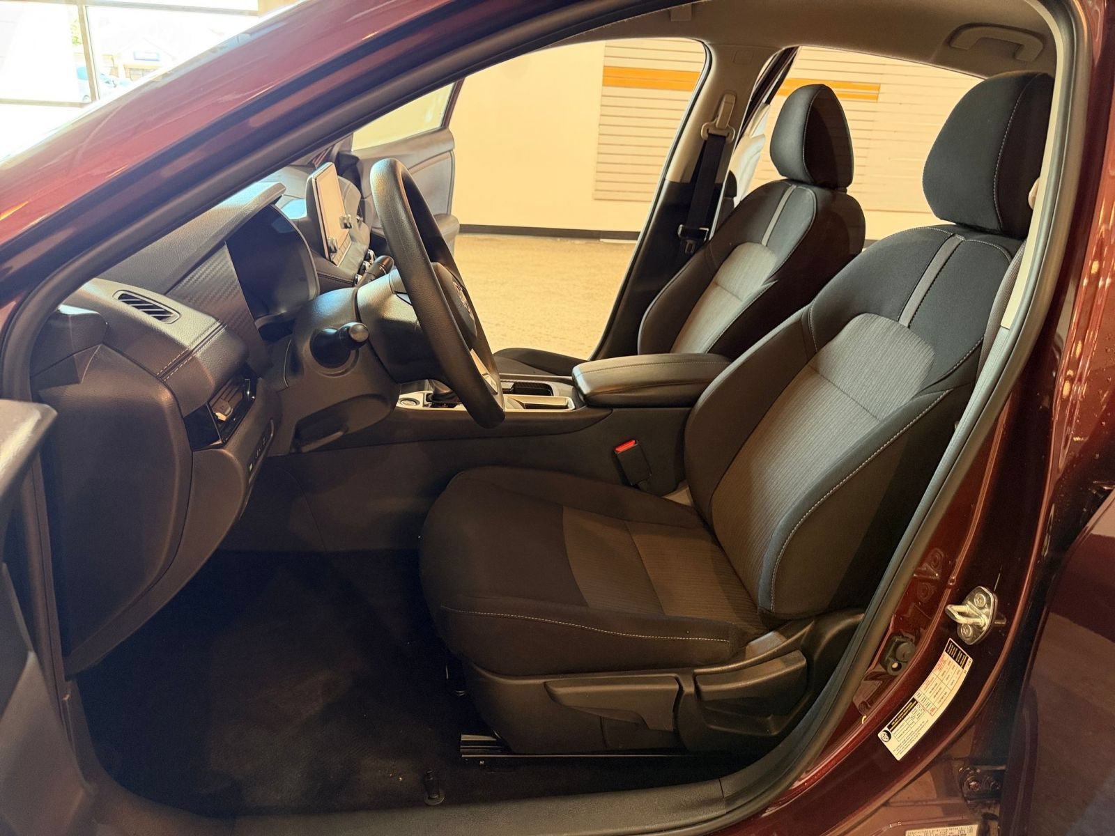 Used 2025 Nissan Sentra SV FWD image 21