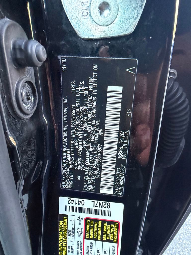 Used 2011 Toyota Sequoia Platinum image 39