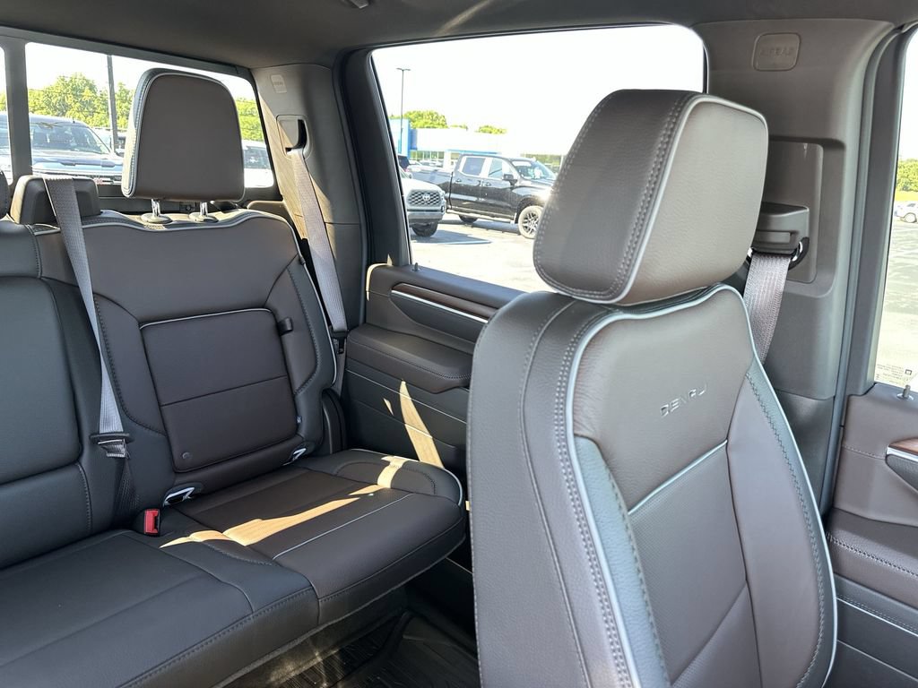 Used 2026 GMC Sierra 2500 Denali w/ Denali Reserve Package AWD/4WD image 14