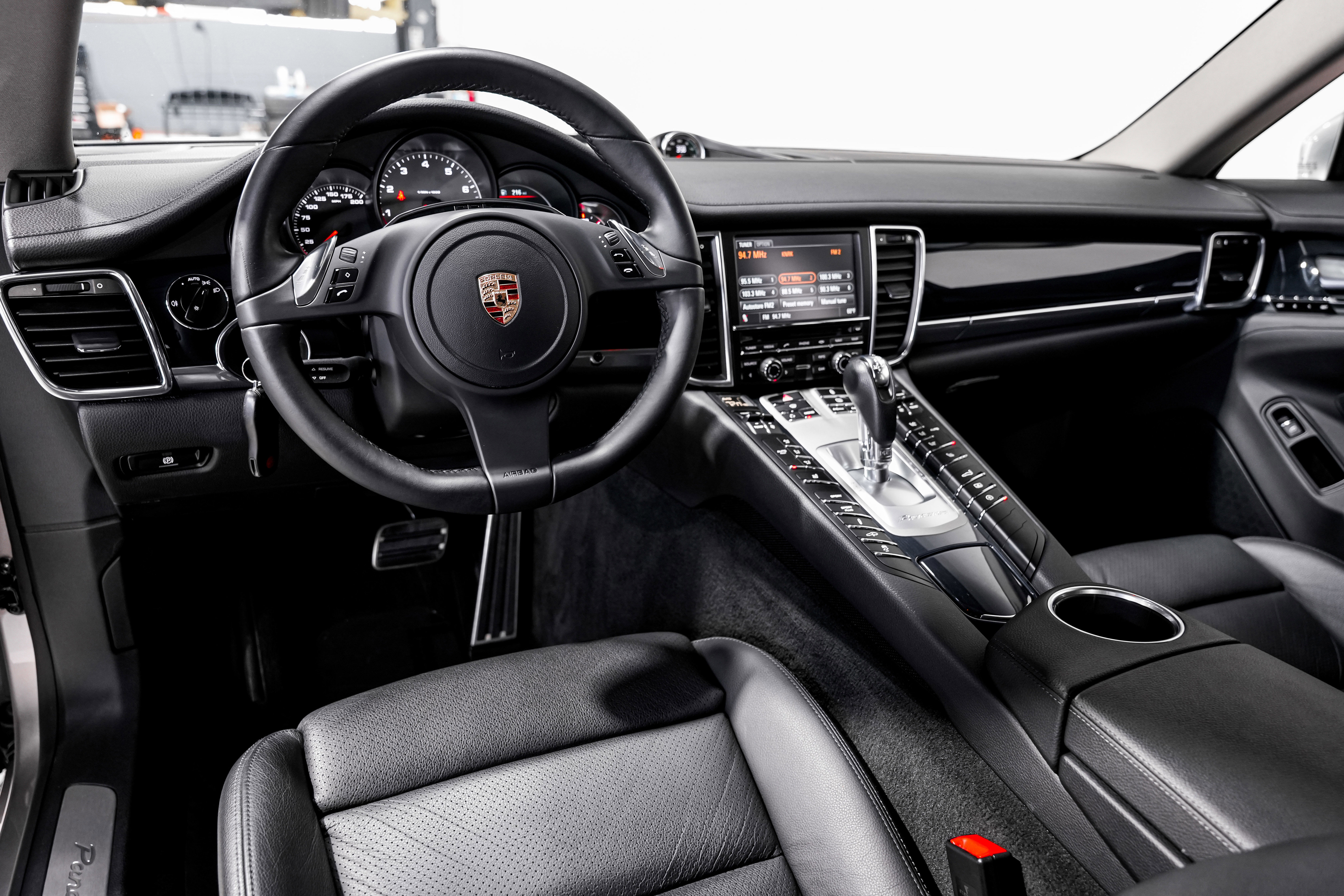 Used 2012 Porsche Panamera 4S image 9