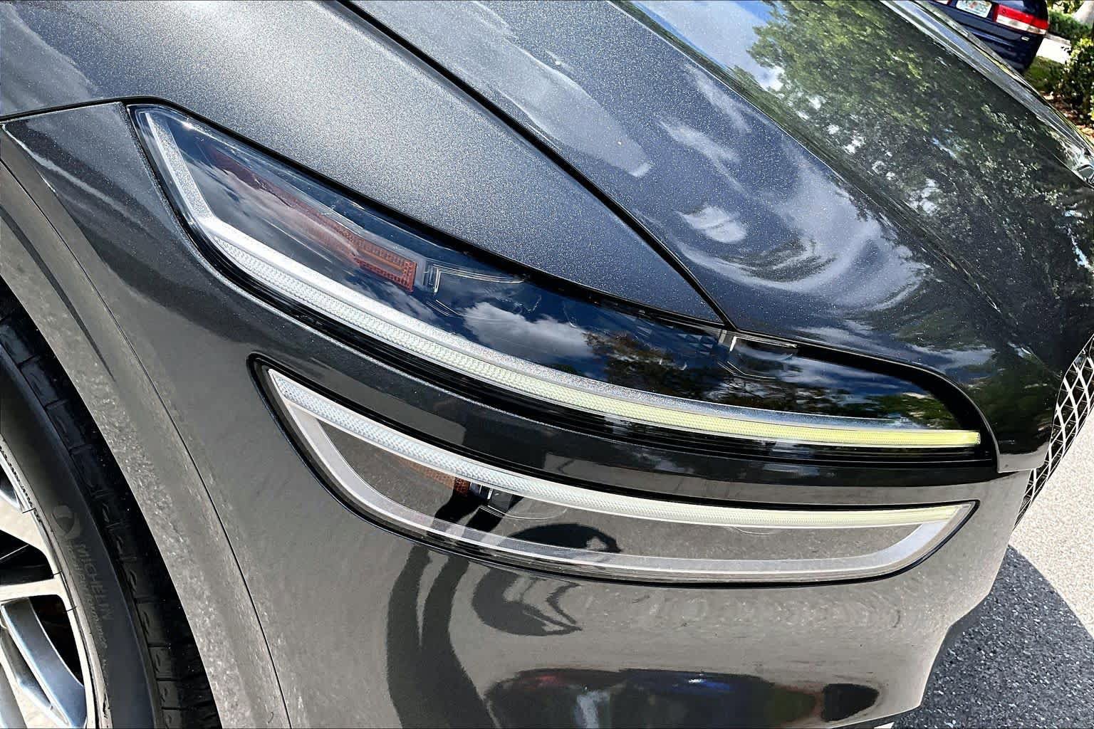 Used 2022 Genesis GV70 2.5T w/ Select Package AWD/4WD image 28